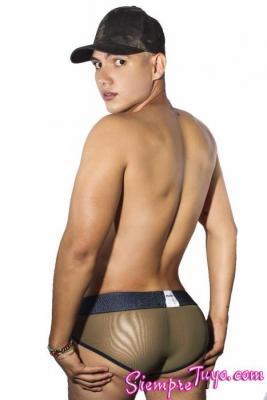 POLLITO BISEXUAL COLOMBIANO 20CMS DE VERGA DURA LECHERO Y UN CULO ESPECTACULAR