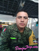 Militar ACt totalmente uniformado
